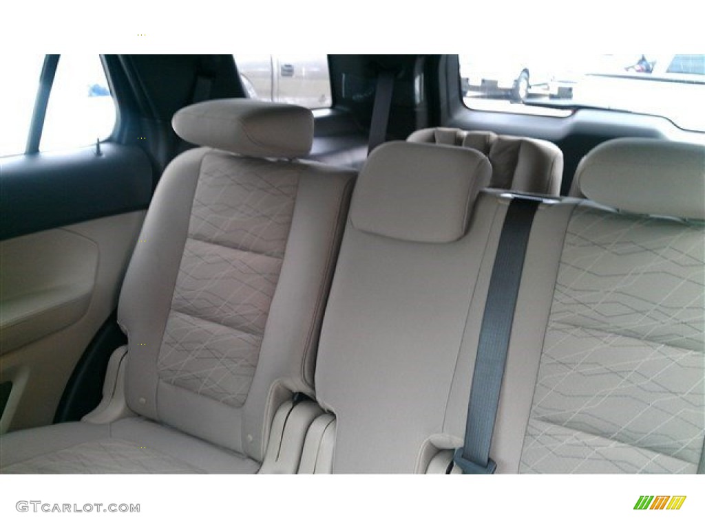 2015 Explorer FWD - Tuxedo Black / Medium Light Stone photo #17