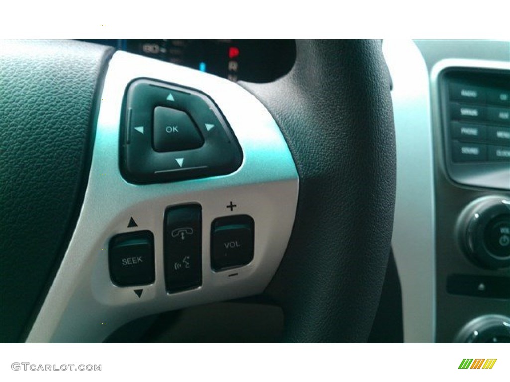 2015 Explorer FWD - Tuxedo Black / Medium Light Stone photo #26