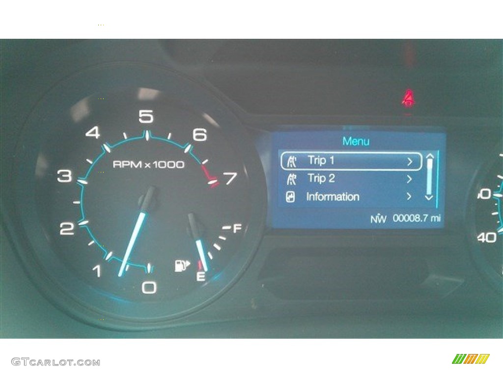 2015 Explorer FWD - Tuxedo Black / Medium Light Stone photo #27