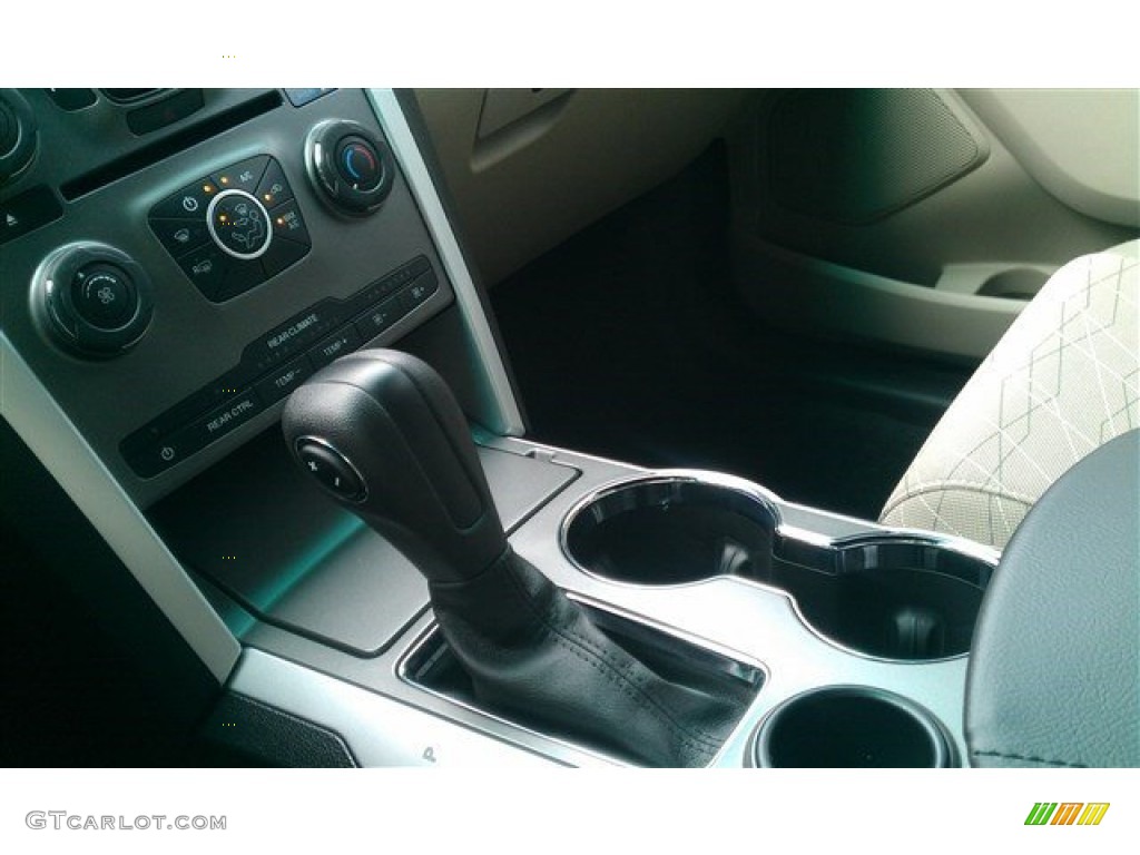 2015 Explorer FWD - Tuxedo Black / Medium Light Stone photo #33