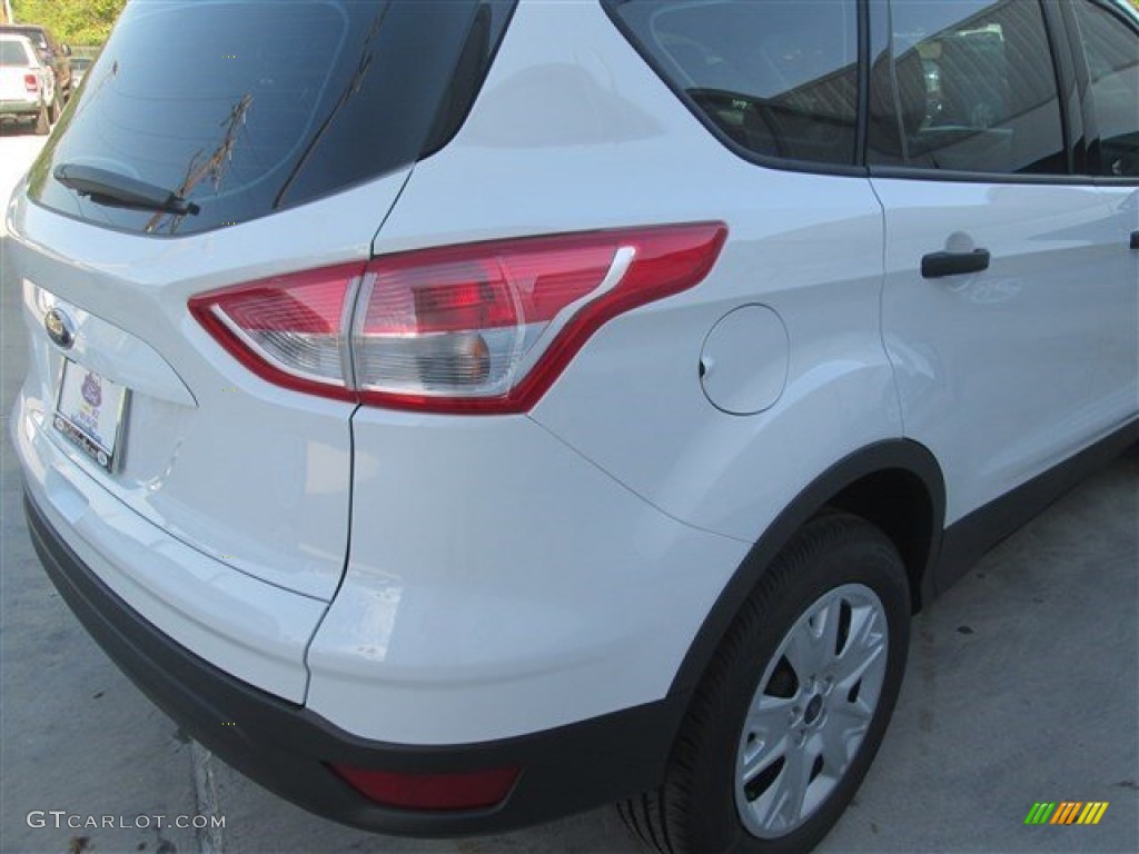 2015 Escape S - Oxford White / Charcoal Black photo #9