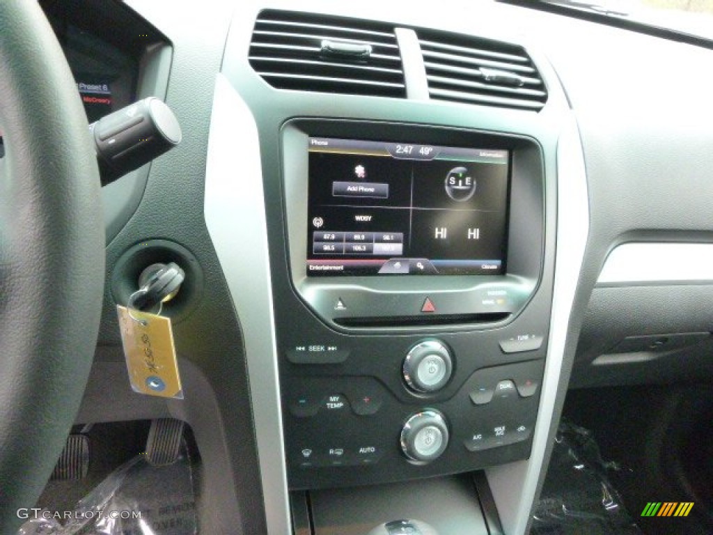 2015 Explorer XLT 4WD - Oxford White / Charcoal Black photo #12