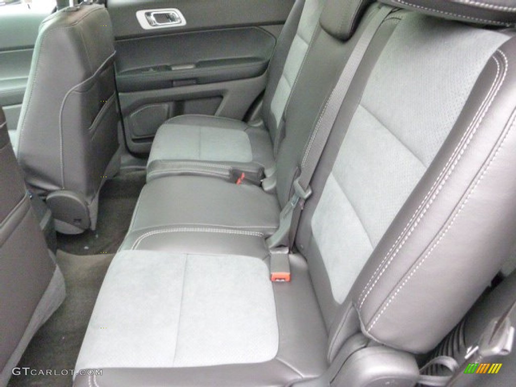 2015 Explorer XLT 4WD - Oxford White / Charcoal Black photo #7