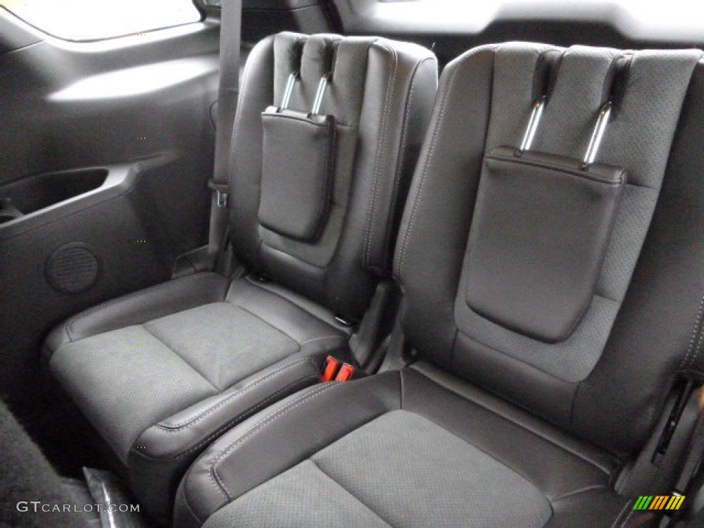 2015 Explorer XLT 4WD - Oxford White / Charcoal Black photo #8