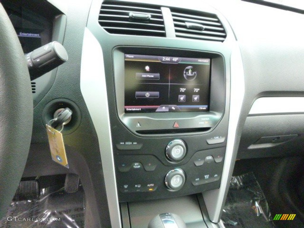 2015 Explorer XLT 4WD - Oxford White / Charcoal Black photo #12