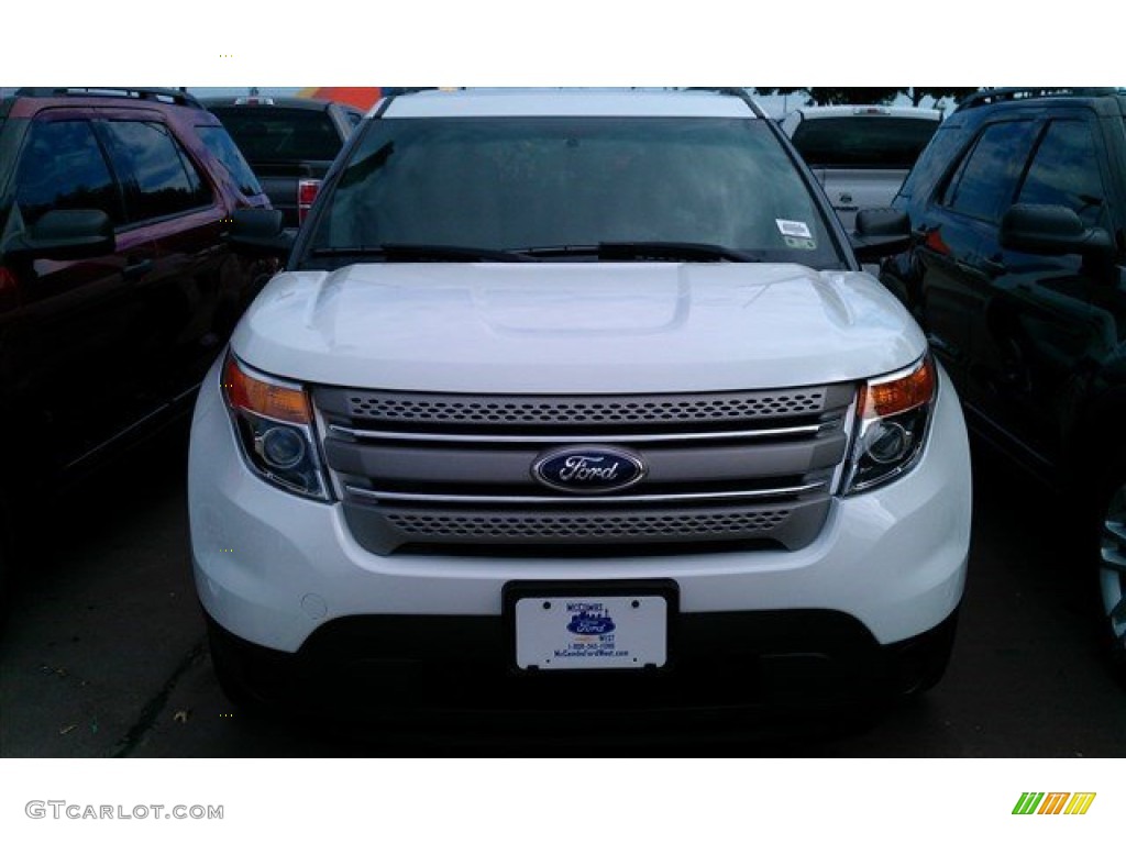 2015 Explorer FWD - Oxford White / Medium Light Stone photo #5