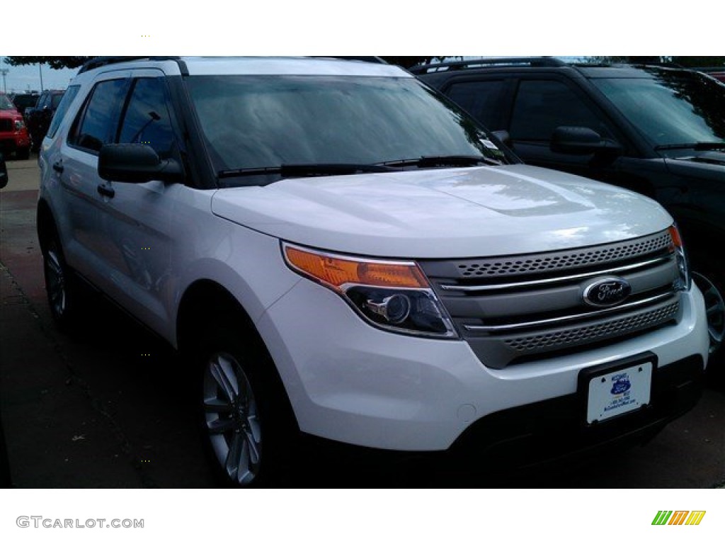 2015 Explorer FWD - Oxford White / Medium Light Stone photo #7