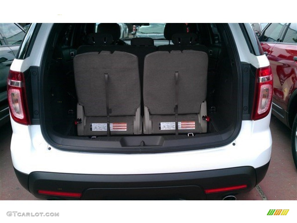 2015 Explorer FWD - Oxford White / Medium Light Stone photo #14