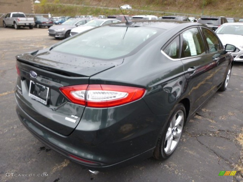 2015 Fusion SE - Guard Metallic / Charcoal Black photo #2