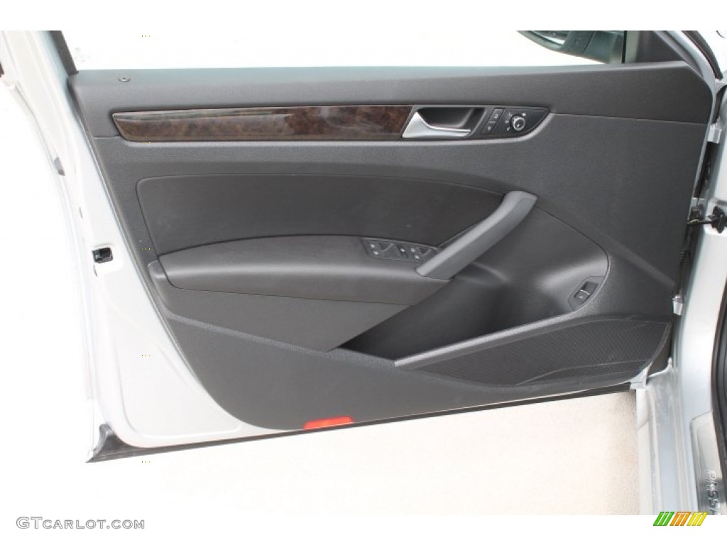 2015 Volkswagen Passat TDI SEL Premium Sedan Titan Black Door Panel Photo #98483208