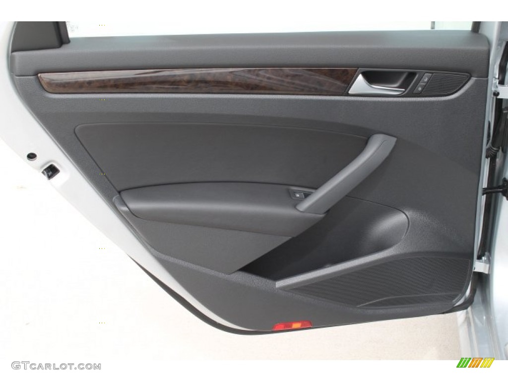 2015 Volkswagen Passat TDI SEL Premium Sedan Titan Black Door Panel Photo #98483619