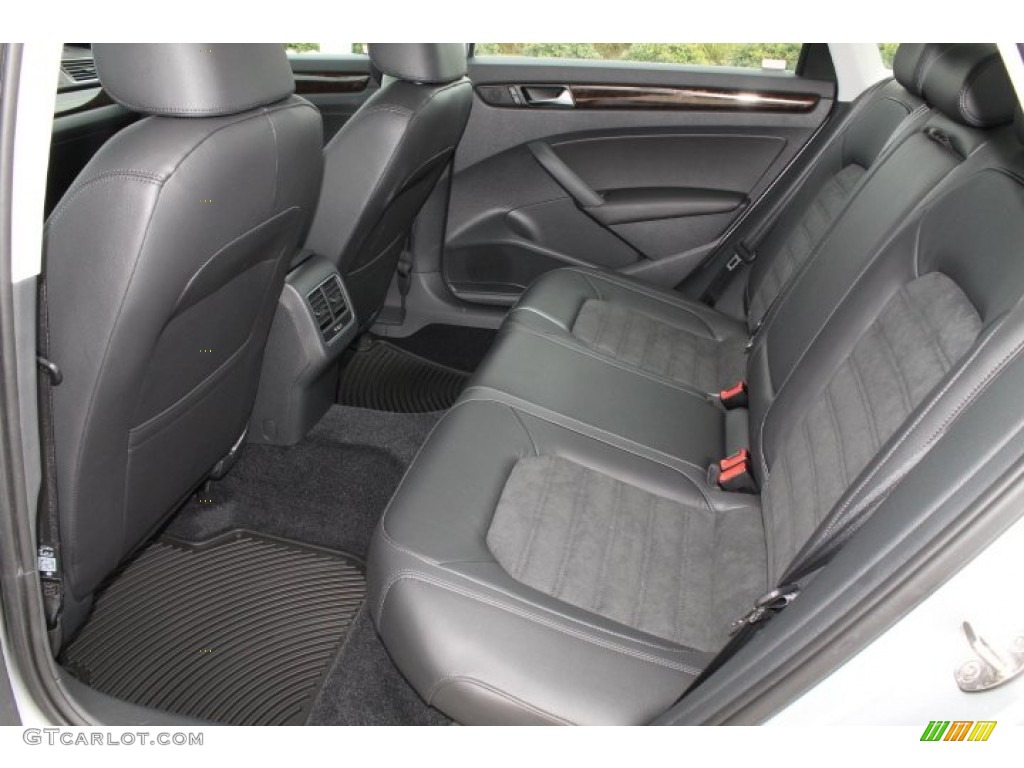 2015 Volkswagen Passat TDI SEL Premium Sedan Rear Seat Photo #98483661
