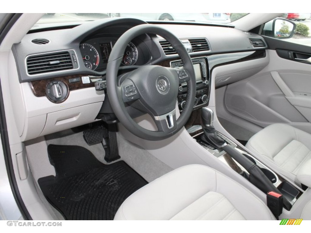 Moonrock Gray Interior 2015 Volkswagen Passat TDI SEL Premium Sedan Photo #98484873