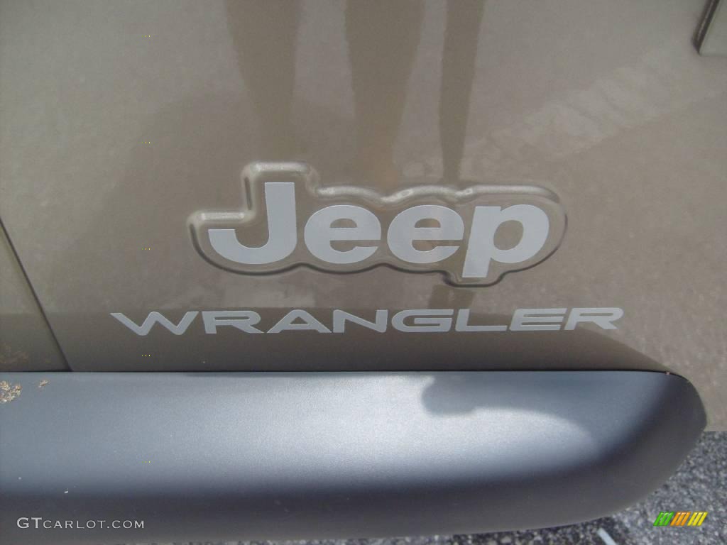 2004 Wrangler SE 4x4 - Light Khaki Metallic / Khaki photo #12