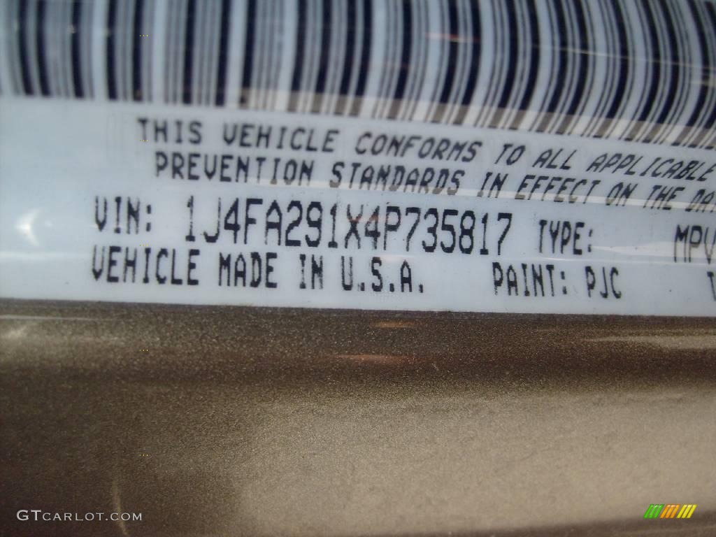 2004 Wrangler SE 4x4 - Light Khaki Metallic / Khaki photo #14