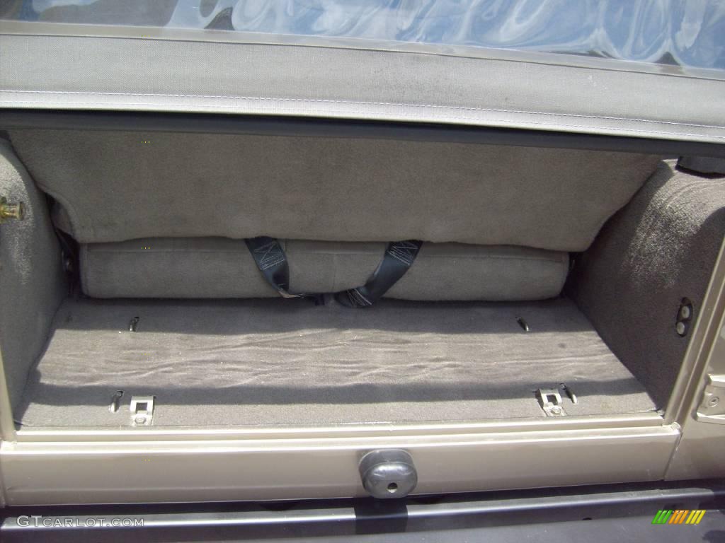 2004 Wrangler SE 4x4 - Light Khaki Metallic / Khaki photo #26