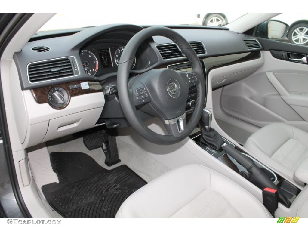 Moonrock Gray Interior 2015 Volkswagen Passat TDI SEL Premium Sedan Photo #98487210