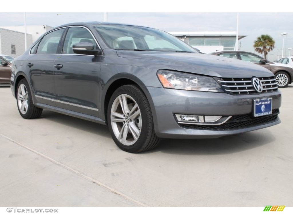 2014 Passat TDI SEL Premium - Platinum Gray Metallic / Titan Black photo #1