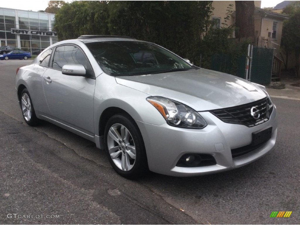 Brilliant Silver Nissan Altima