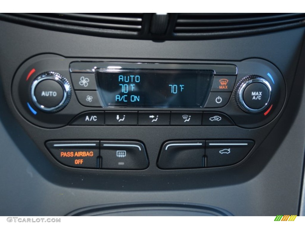 2015 Ford Escape SE Controls Photo #98496801