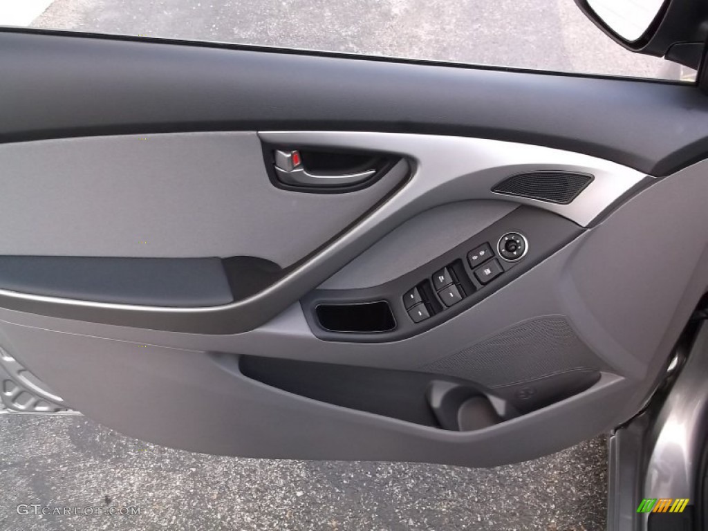 2015 Elantra SE Sedan - Titanium Gray Metallic / Gray photo #7