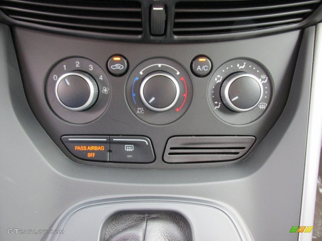 2015 Ford Escape SE Controls Photo #98500392