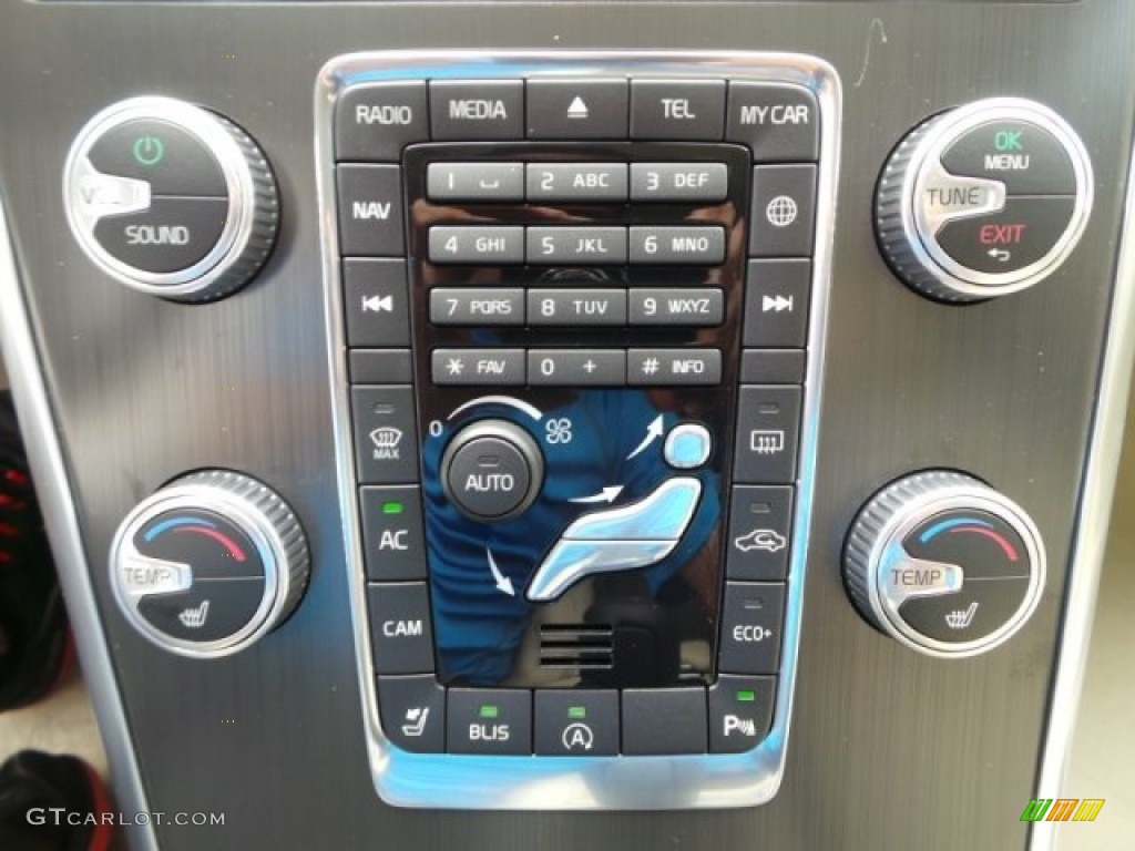 2015 Volvo XC60 T5 Drive-E Controls Photo #98509163