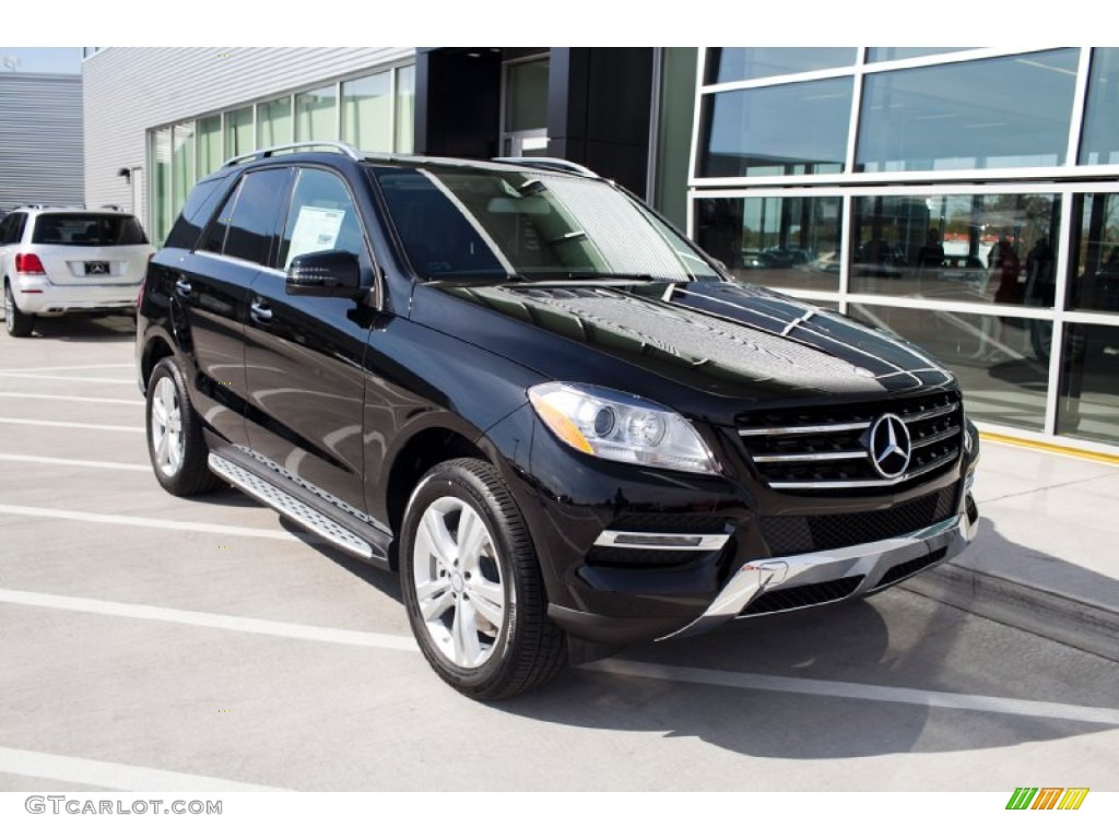 Black Mercedes-Benz ML