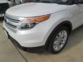 2015 White Platinum Ford Explorer XLT  photo #3