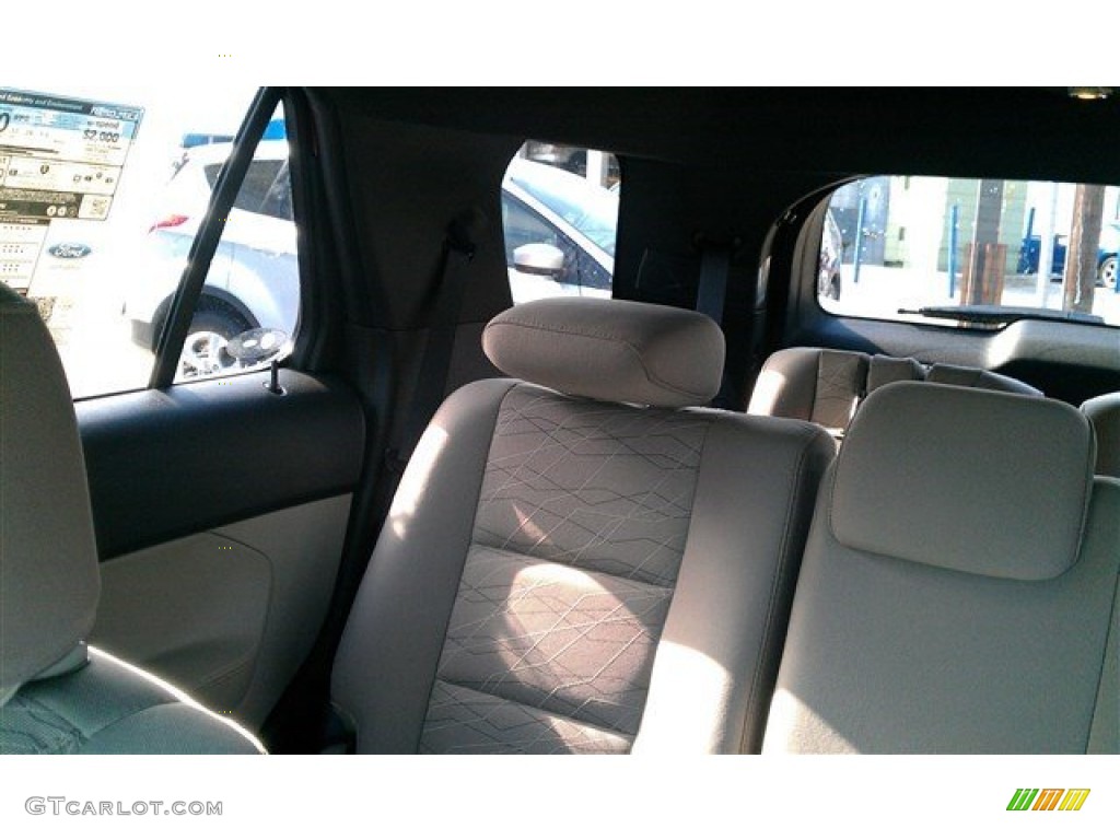 2015 Explorer FWD - Ruby Red / Medium Light Stone photo #31