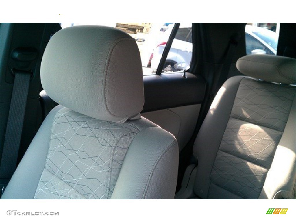 2015 Explorer FWD - Ruby Red / Medium Light Stone photo #64