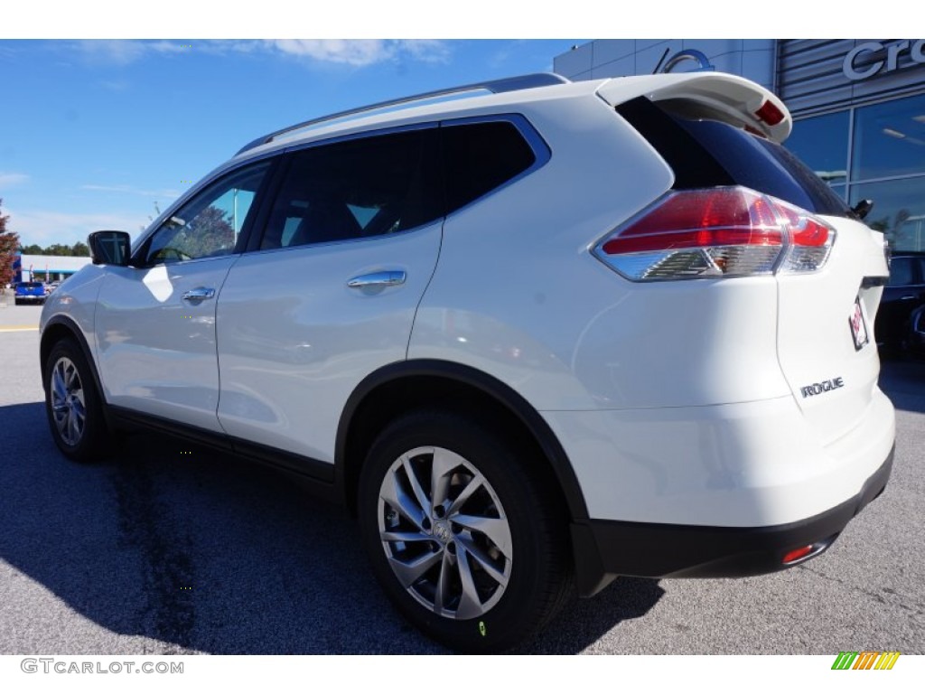 2015 Rogue SL - Pearl White / Charcoal photo #3