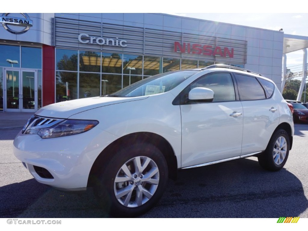 Pearl White Nissan Murano