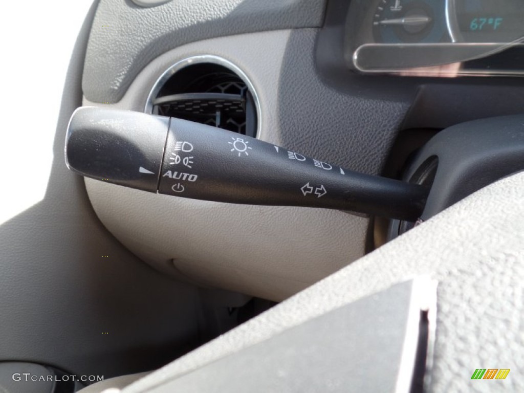 2011 HHR LS - Arctic Ice White / Gray photo #31