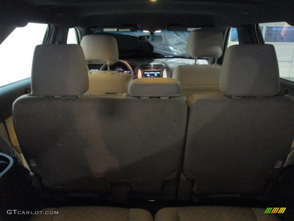 2015 Explorer XLT - Oxford White / Medium Light Stone photo #14