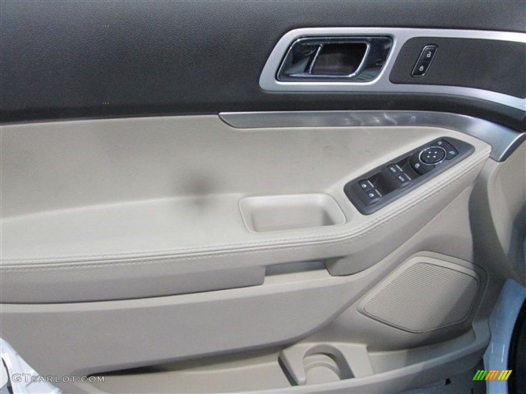 2015 Explorer XLT - Oxford White / Medium Light Stone photo #15