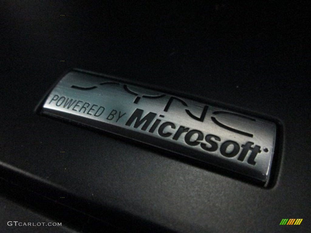 2015 Explorer XLT - Oxford White / Medium Light Stone photo #18