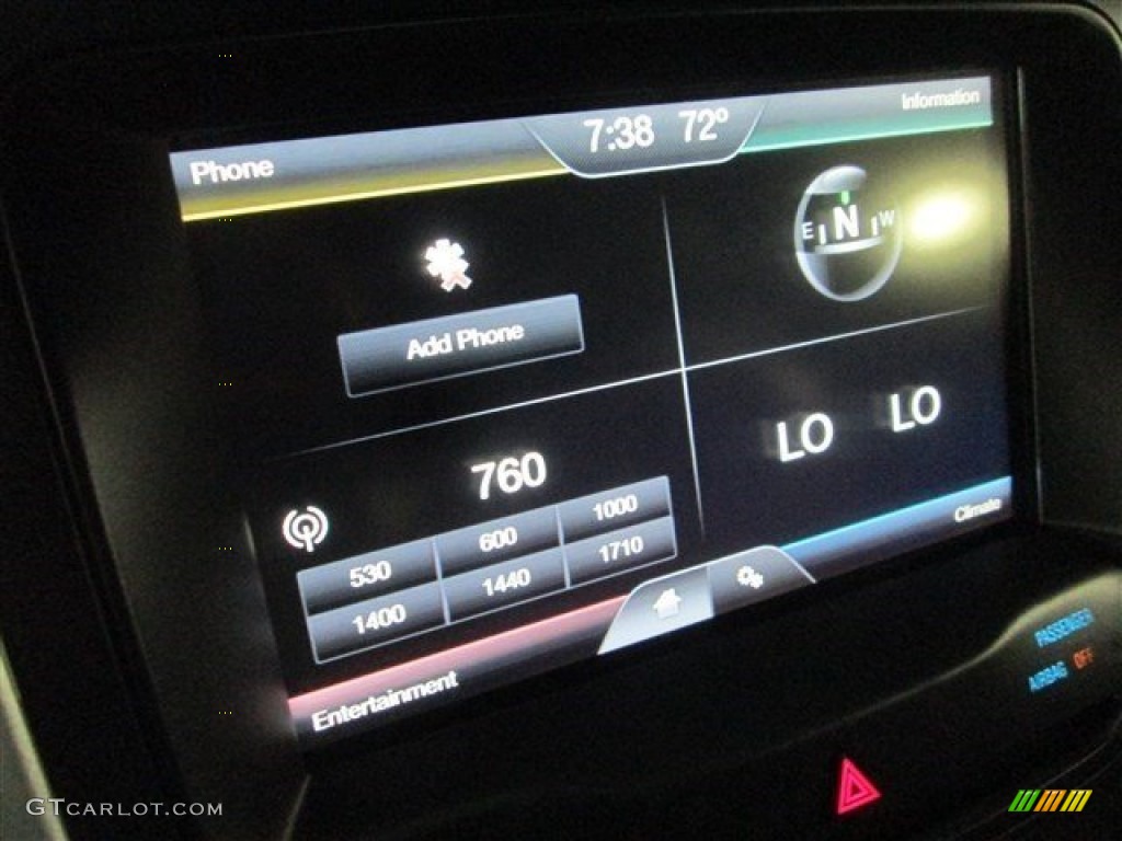 2015 Explorer XLT - Oxford White / Medium Light Stone photo #19