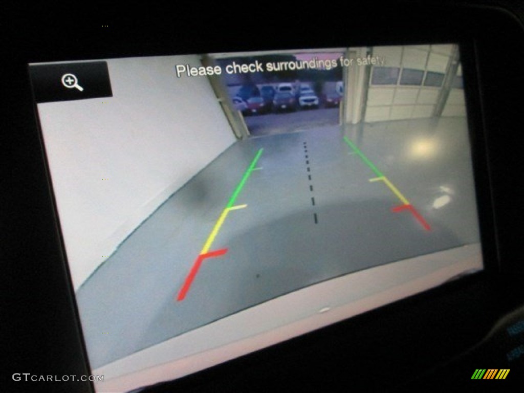 2015 Explorer XLT - Oxford White / Medium Light Stone photo #20