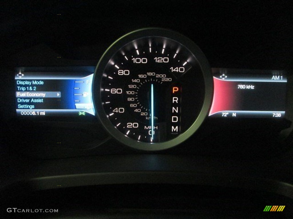 2015 Explorer XLT - Oxford White / Medium Light Stone photo #22