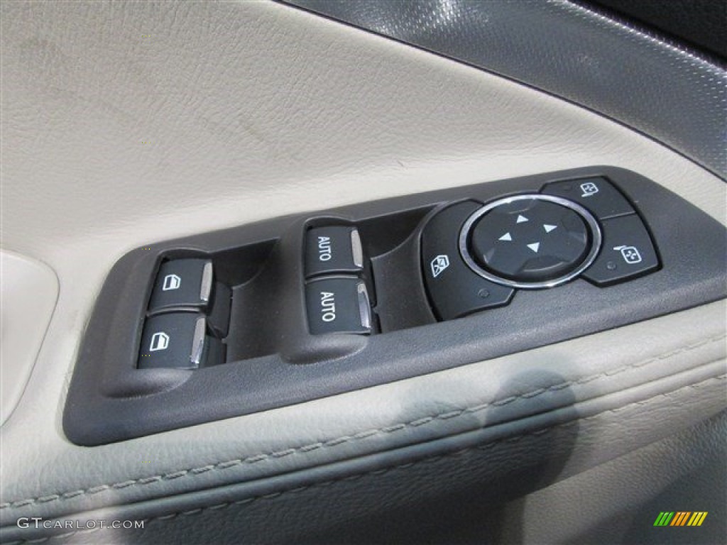 2015 Explorer XLT - Oxford White / Medium Light Stone photo #24