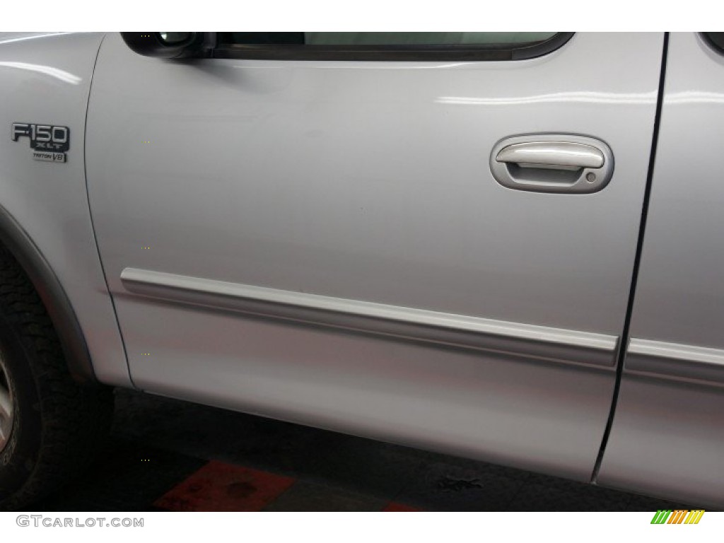 2002 F150 XLT SuperCab 4x4 - Silver Metallic / Dark Graphite photo #52