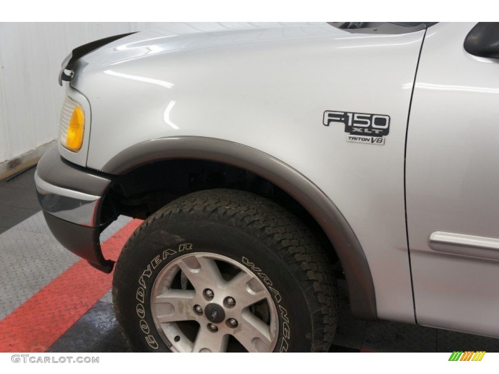 2002 F150 XLT SuperCab 4x4 - Silver Metallic / Dark Graphite photo #55