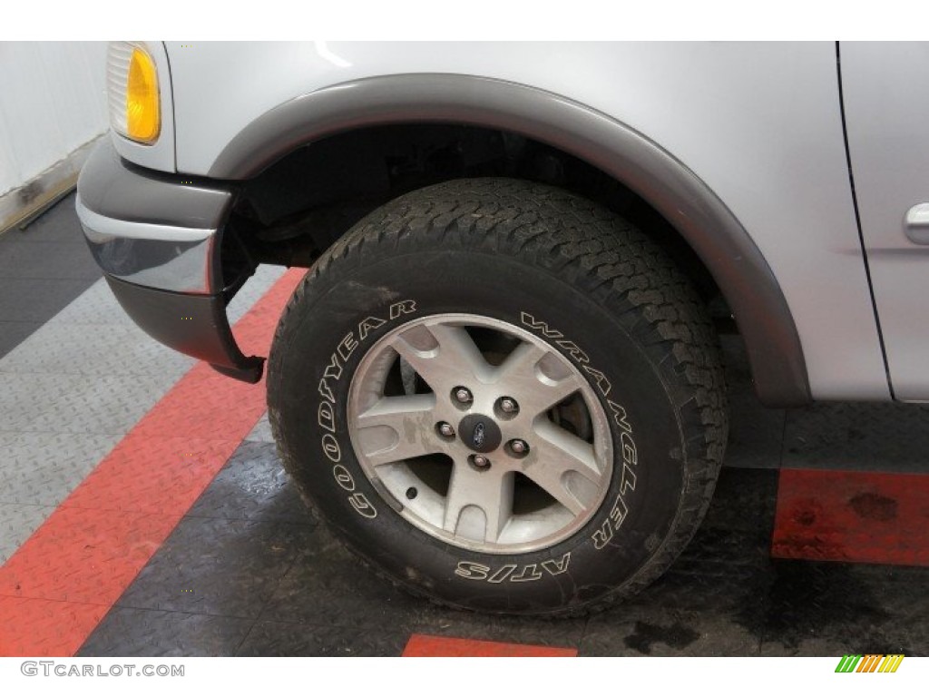 2002 F150 XLT SuperCab 4x4 - Silver Metallic / Dark Graphite photo #56