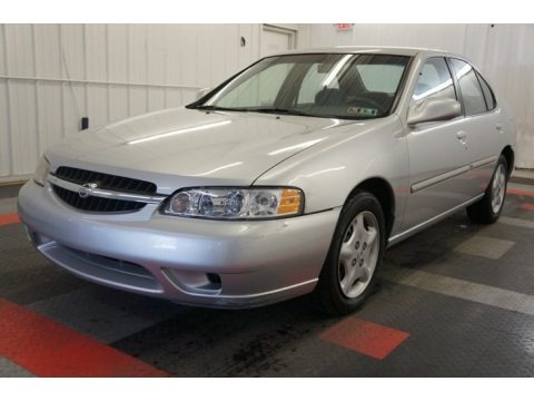 2000 Nissan Altima GXE Data, Info and Specs