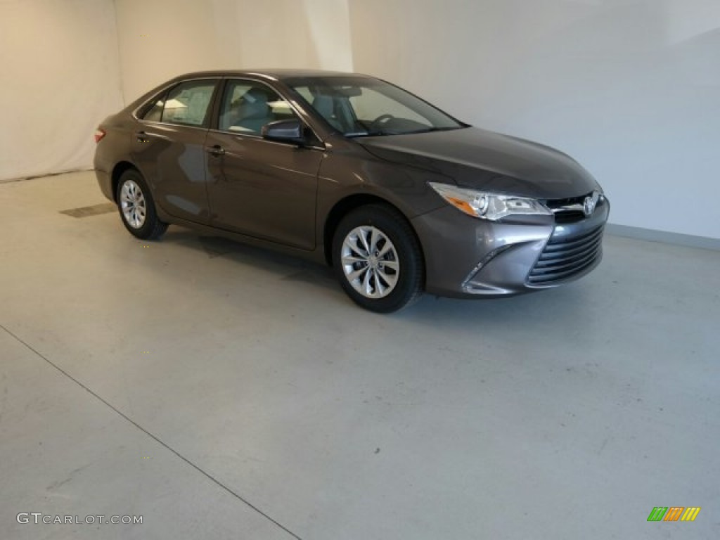 2015 Camry LE - Predawn Gray Mica / Ash photo #4