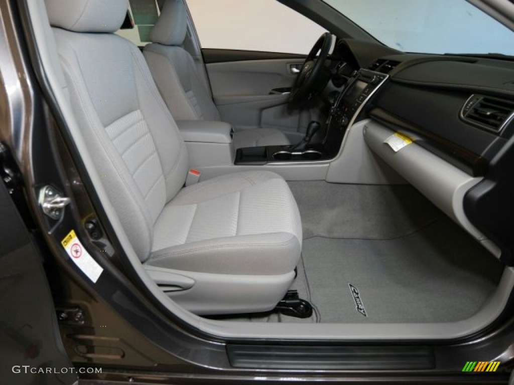 2015 Camry LE - Predawn Gray Mica / Ash photo #9