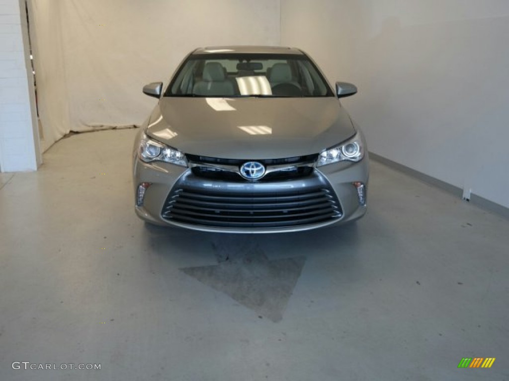 2015 Camry Hybrid XLE - Creme Brulee Mica / Almond photo #5