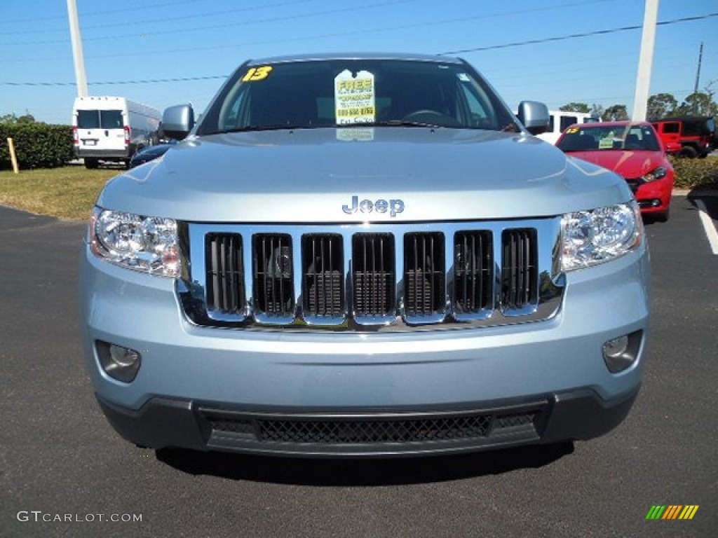2013 Grand Cherokee Laredo - Winter Chill Pearl / Dark Graystone/Medium Graystone photo #14