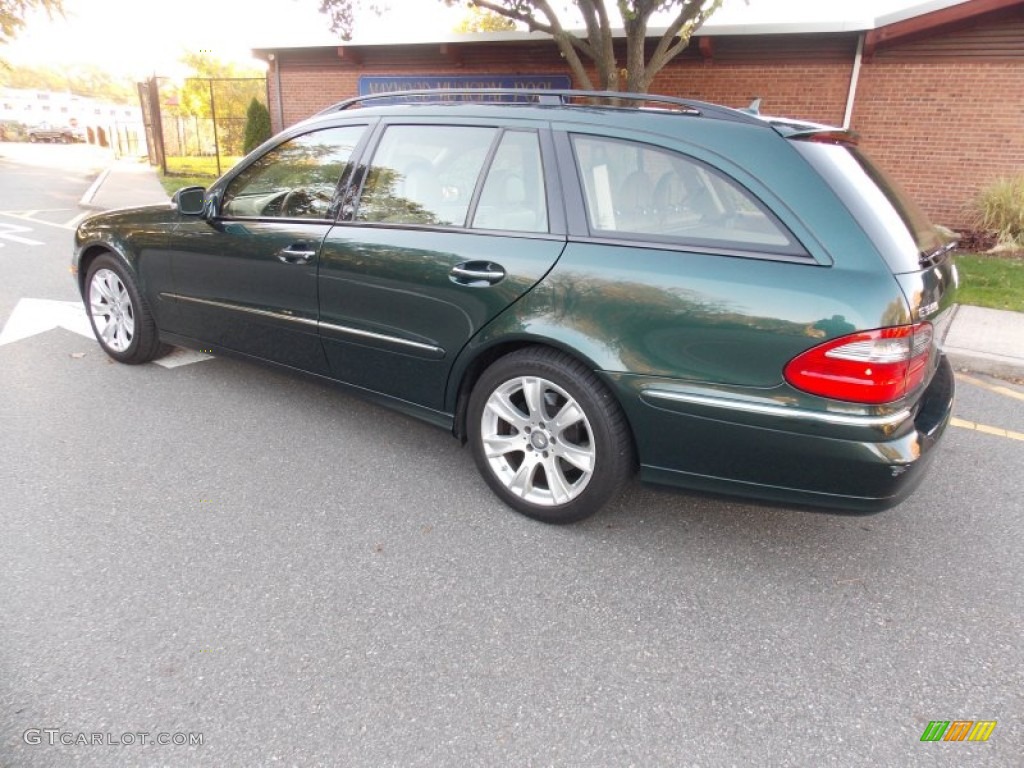 2009 E 350 4Matic Wagon - Jade Green Metallic / Cashmere photo #3